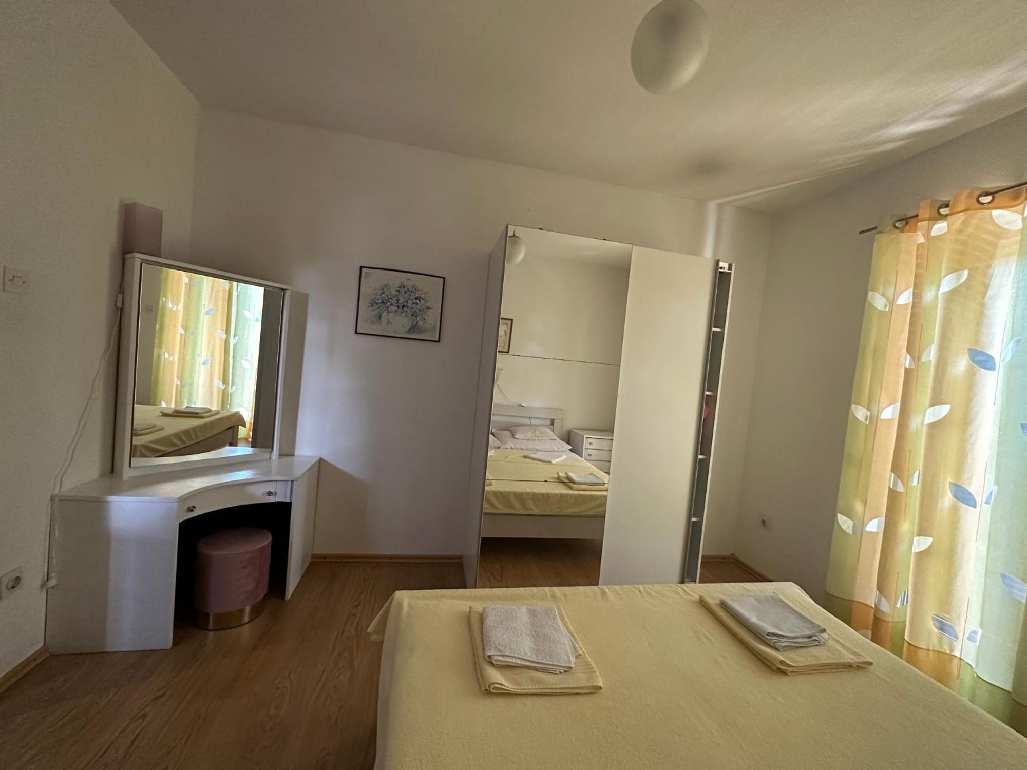 Apartmani Ira ซริกเวนิซา ภายนอก รูปภาพ