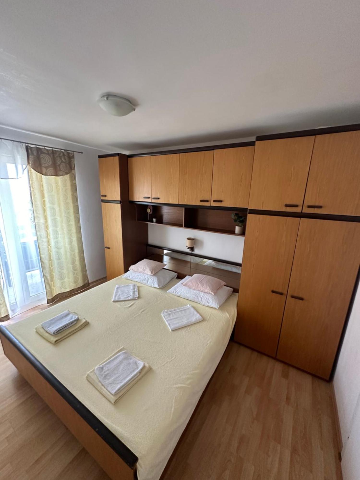 Apartmani Ira ซริกเวนิซา ภายนอก รูปภาพ